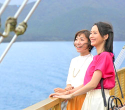 箱根海賊船で芦ノ湖を愉しむ