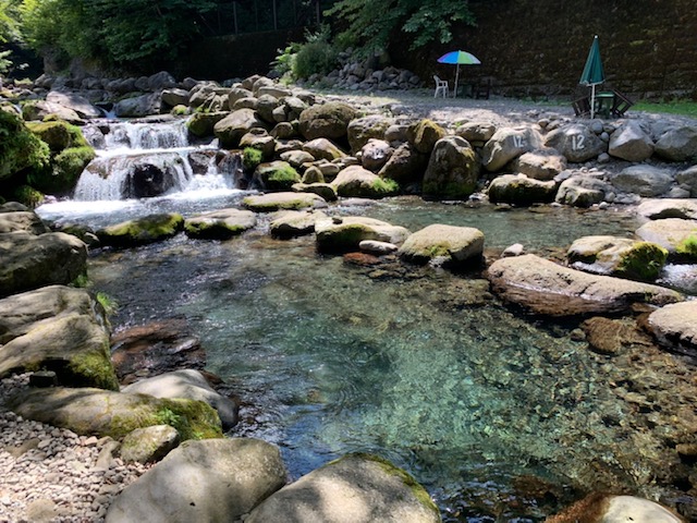 新宿から75分 3タイプの露天風呂付き客室　箱根湯本で愉しむ和食会席・豪華バイキング