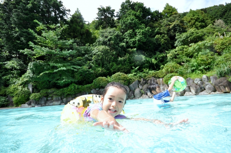 21年プール利用についてのご案内 お知らせ ホテルおかだ 箱根湯本温泉の旅館 公式